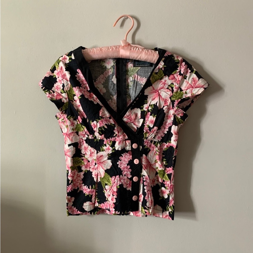 Miss fortune floral top